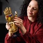 Lego Marvel Infinity Saga - Thanos Glove with infinity Stones 590pcs - Imagen 4