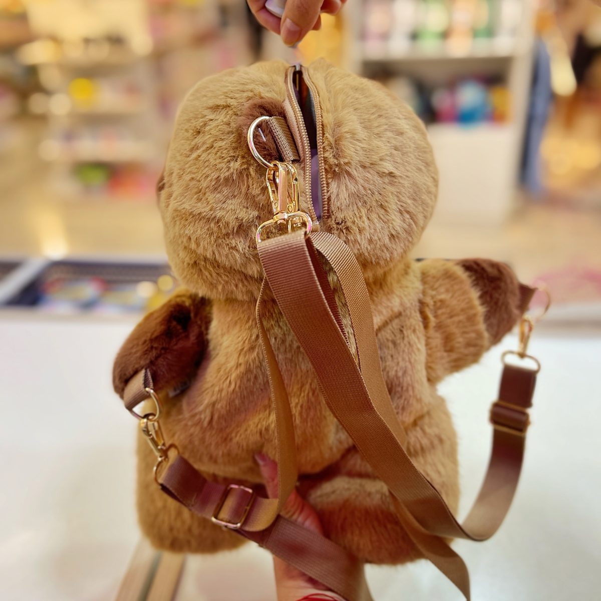 Mochila Peluche Capibara 32x36 - Image 3