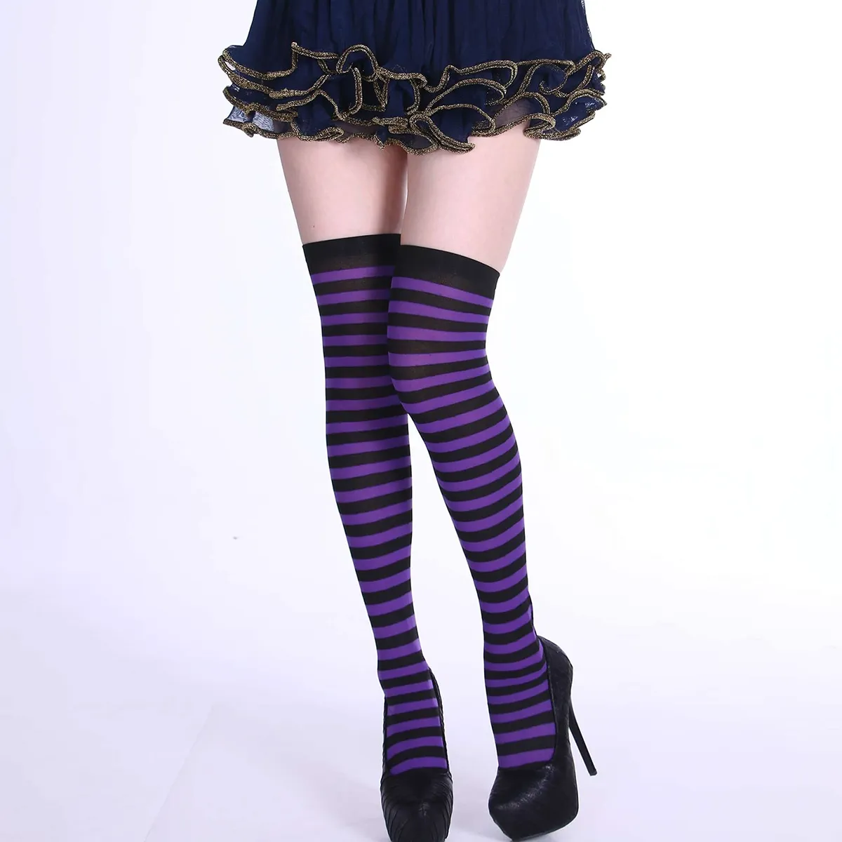 8819a92e-7c80-495e-9874-4c55c5063a5a Medias Bucaneras Rayadas Estilo Academy - Image 1