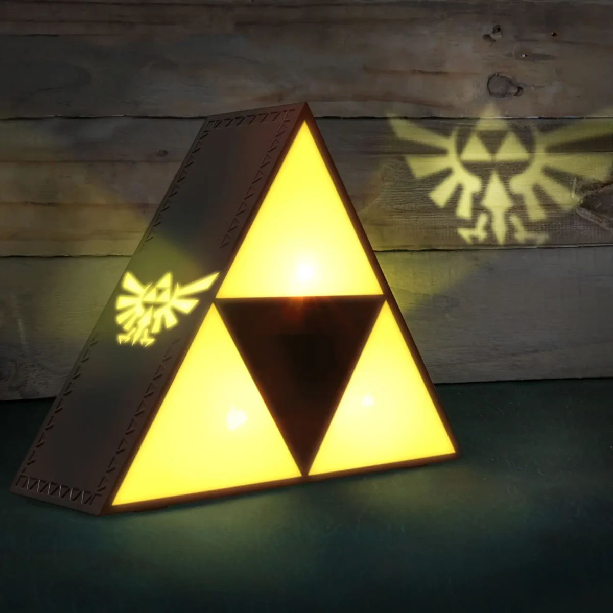 Zelda Tri Force Light V4 - Paladone - Image 2