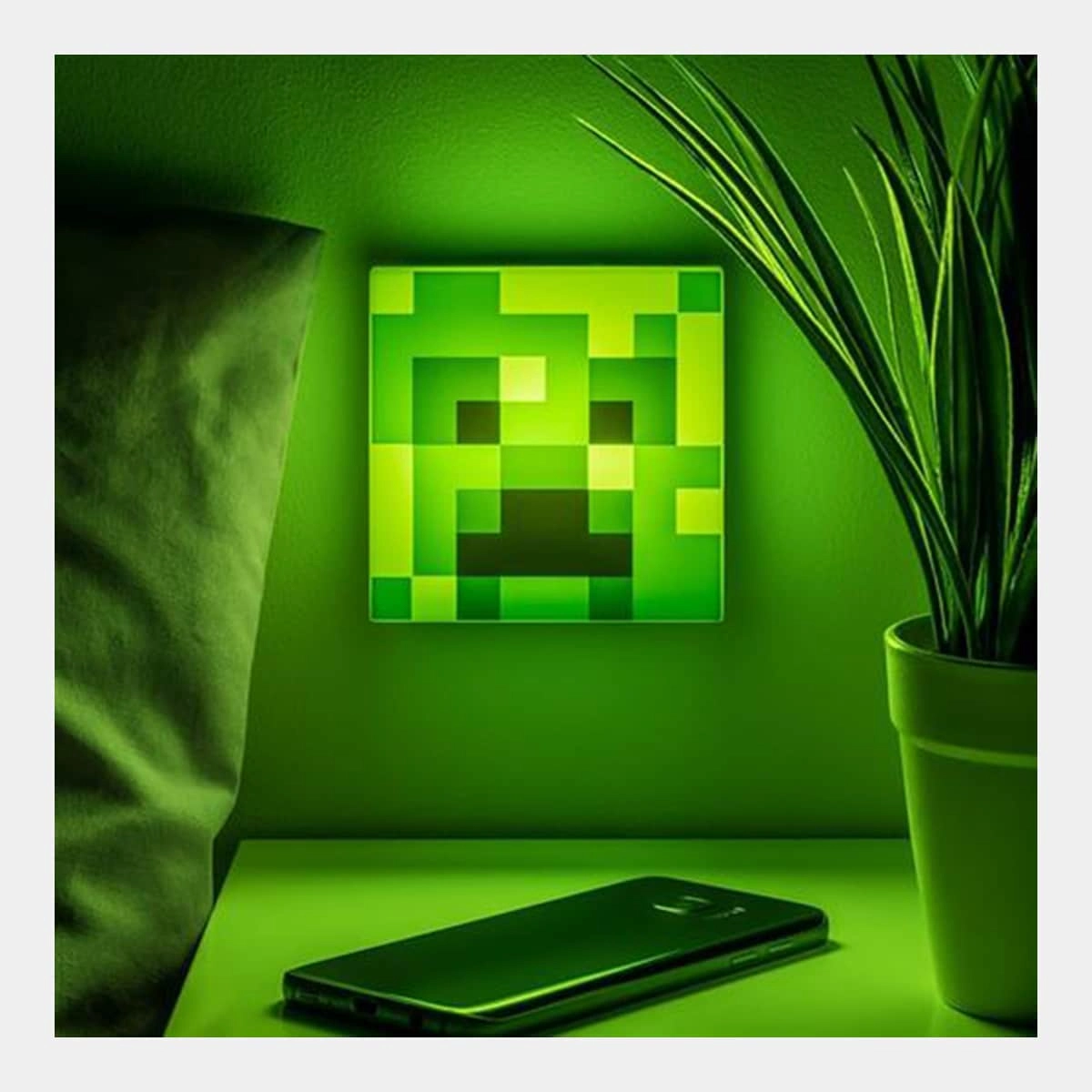 b7575c4b-6709-4e03-a51f-2de3fde18e3a Minecraft Creeper Night Light - Paladone - Image 1
