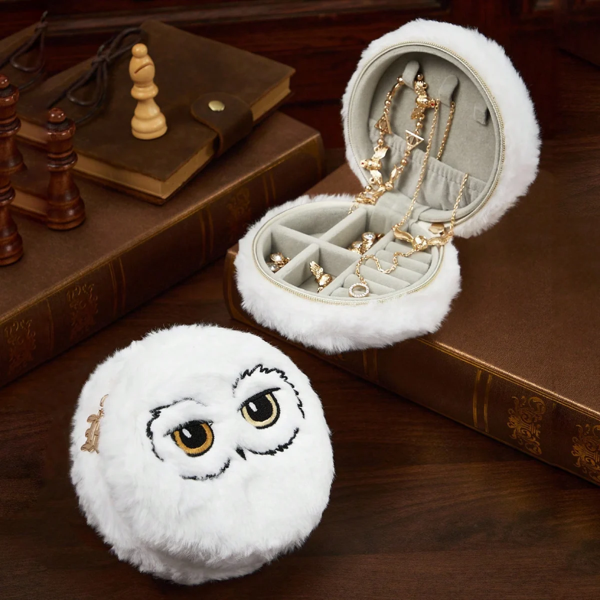 1751903671d0558dbb1c3f5520fe73180a5689d2f4 (1) (1) Caja De Joyas Harry Potter Peluche - Hedwig - Image 1