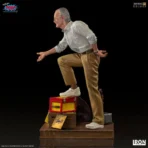 Stan Lee Scale 1/10 Deluxe - Iron Studios - Image 2