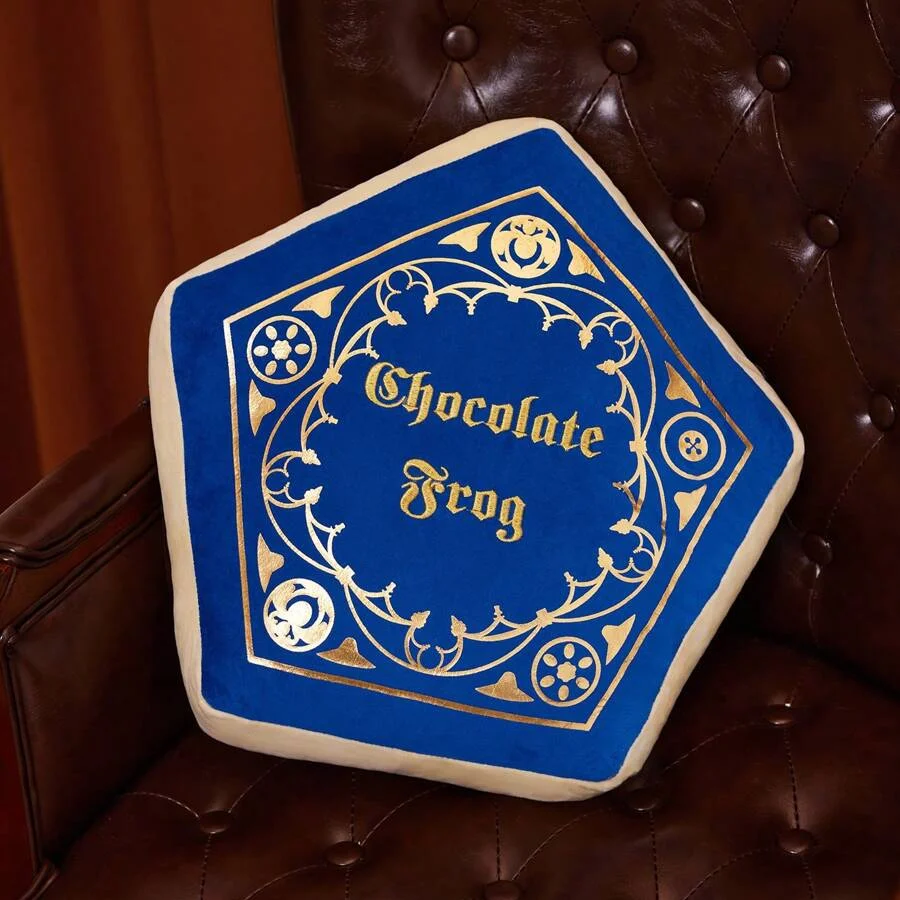 17194713537062dea6fff833cca2df01682604daba_thumbnail_900x (1) Almohada Harry Potter Chocolate Frog - Image 1