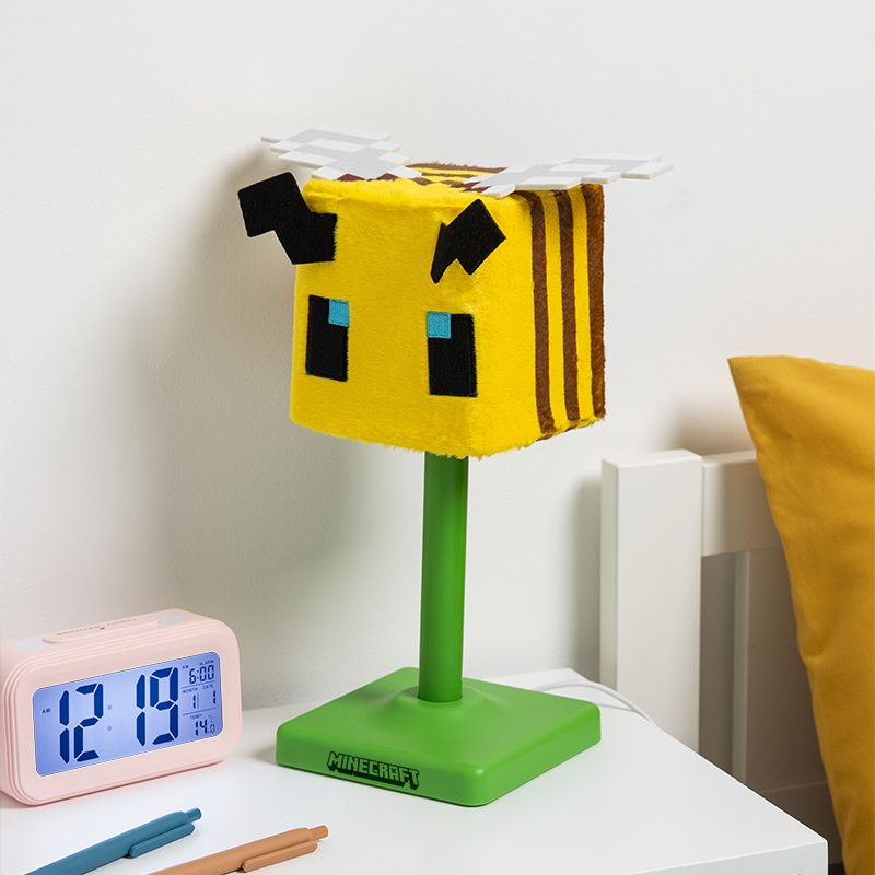 pp15988mcfid_15988_minecraft_bee_softglo_lamp_lifestyle_800_x_800 Lámpara Minecraft Bee SoftGlo - Image 1